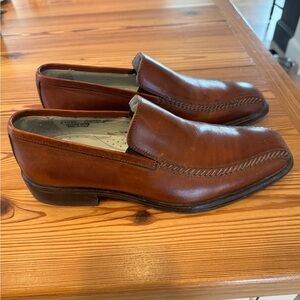 Kenneth Cole size 8 loafers. Only worn a couple of times in excellent condition